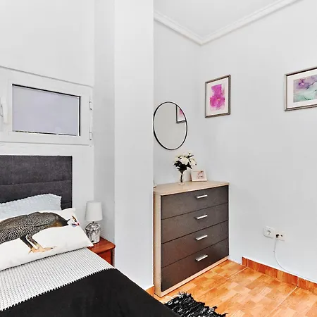 аcogedor De Dos En Apartment Torrevieja